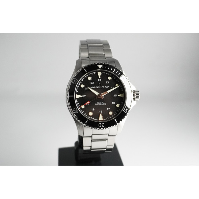 HAMILTON KHAKI NAVY SCUBA 300 mt