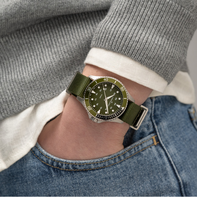 HAMILTON KHAKI NAVY SCUBA H82241961